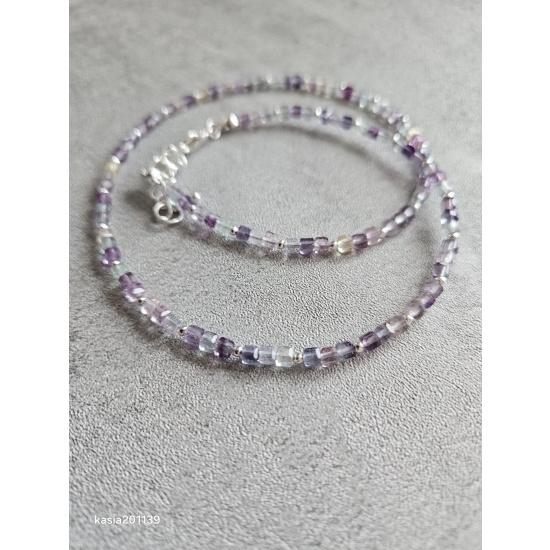 Naszyjnik z kamieni fluorytu